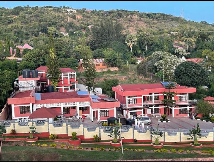 Nzimano Hotel