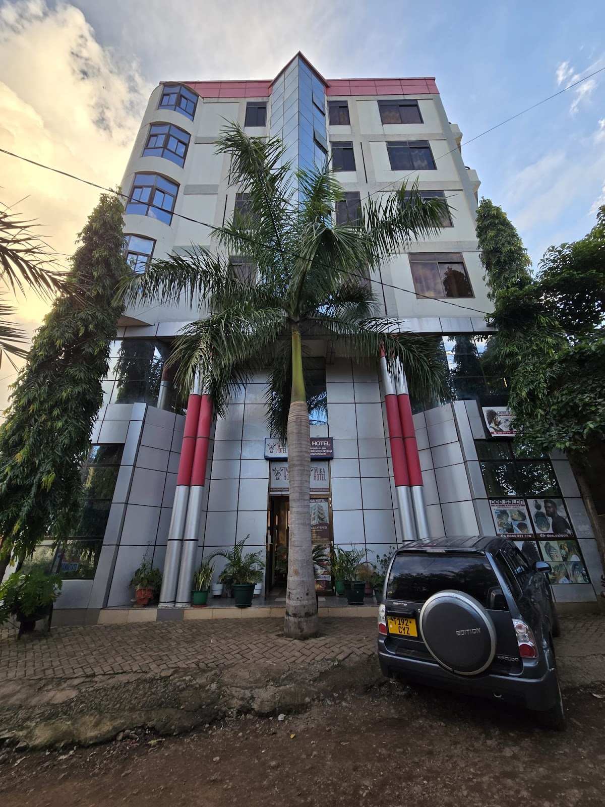 Twiga Hotel - Tulivu Urban