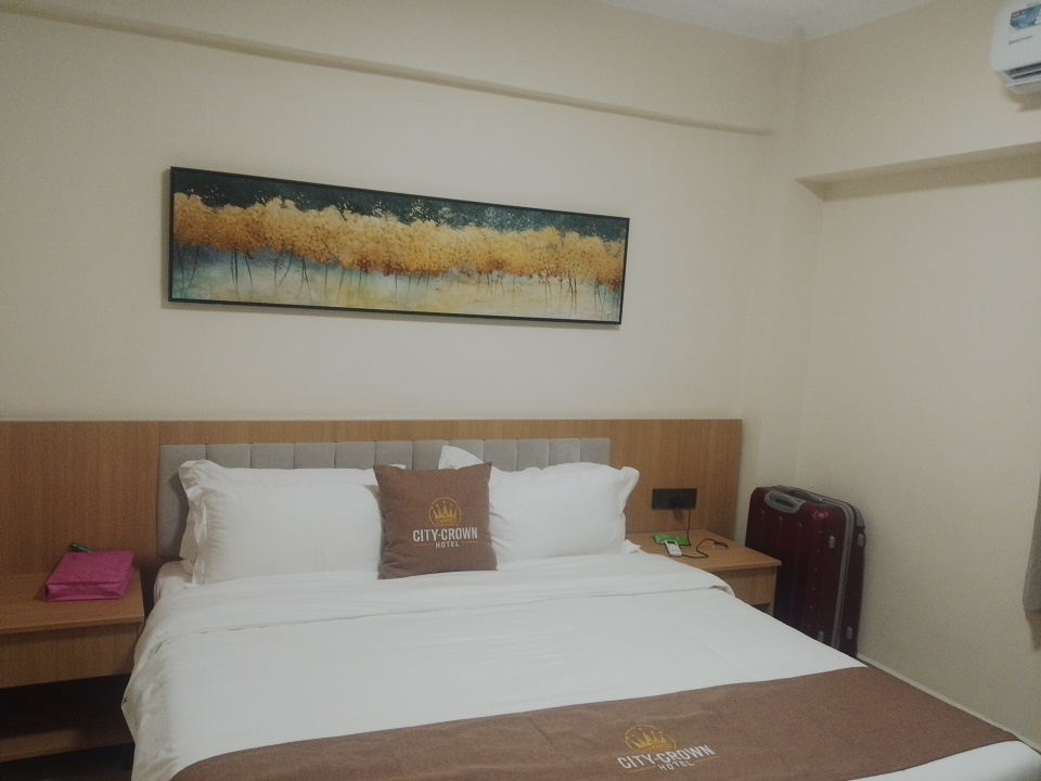 City Crown Hotel