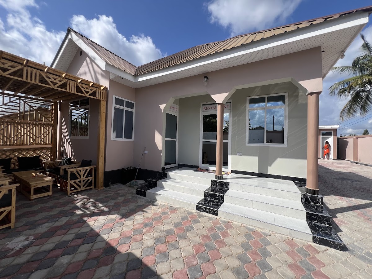 PALM VIEW LODGE KINYEREZI