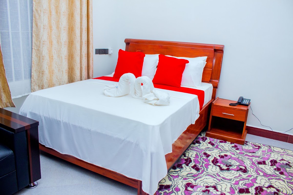 THE LAVENDER HOTEL & TOURS