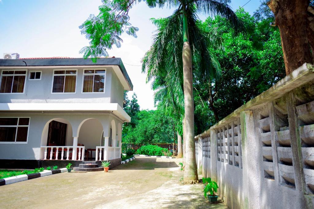 White Star Lodge