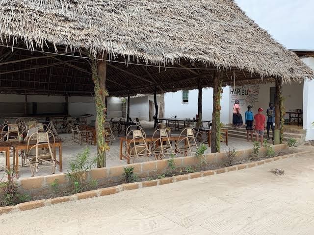 New Jambo Bungalows and restaurant