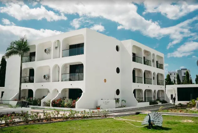 Leaf Hotel