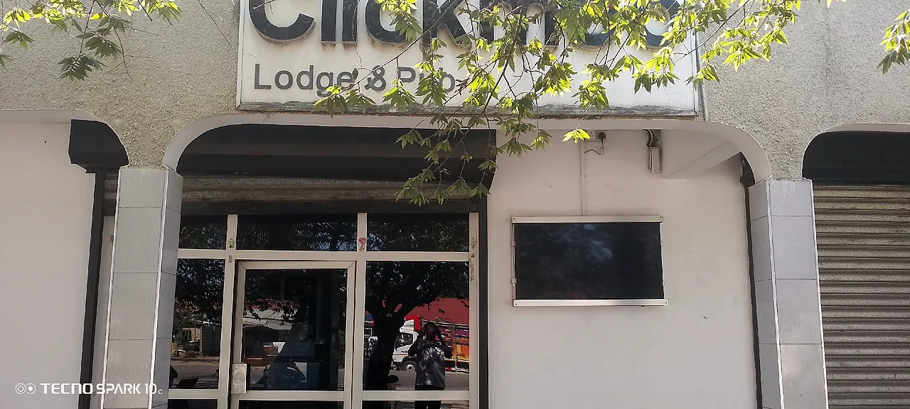 CLICKMORE LODGE & PUB