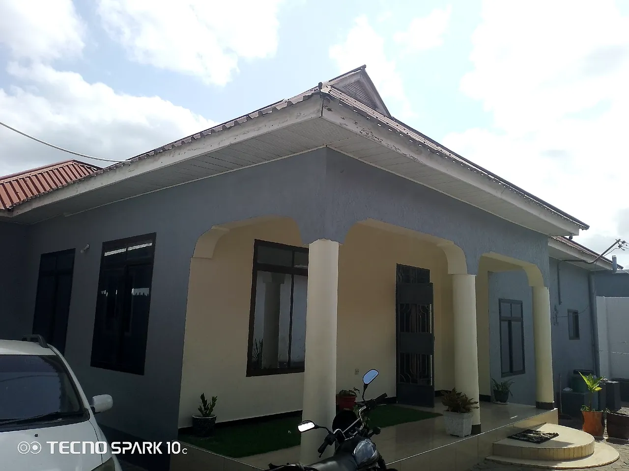JEE'S INN