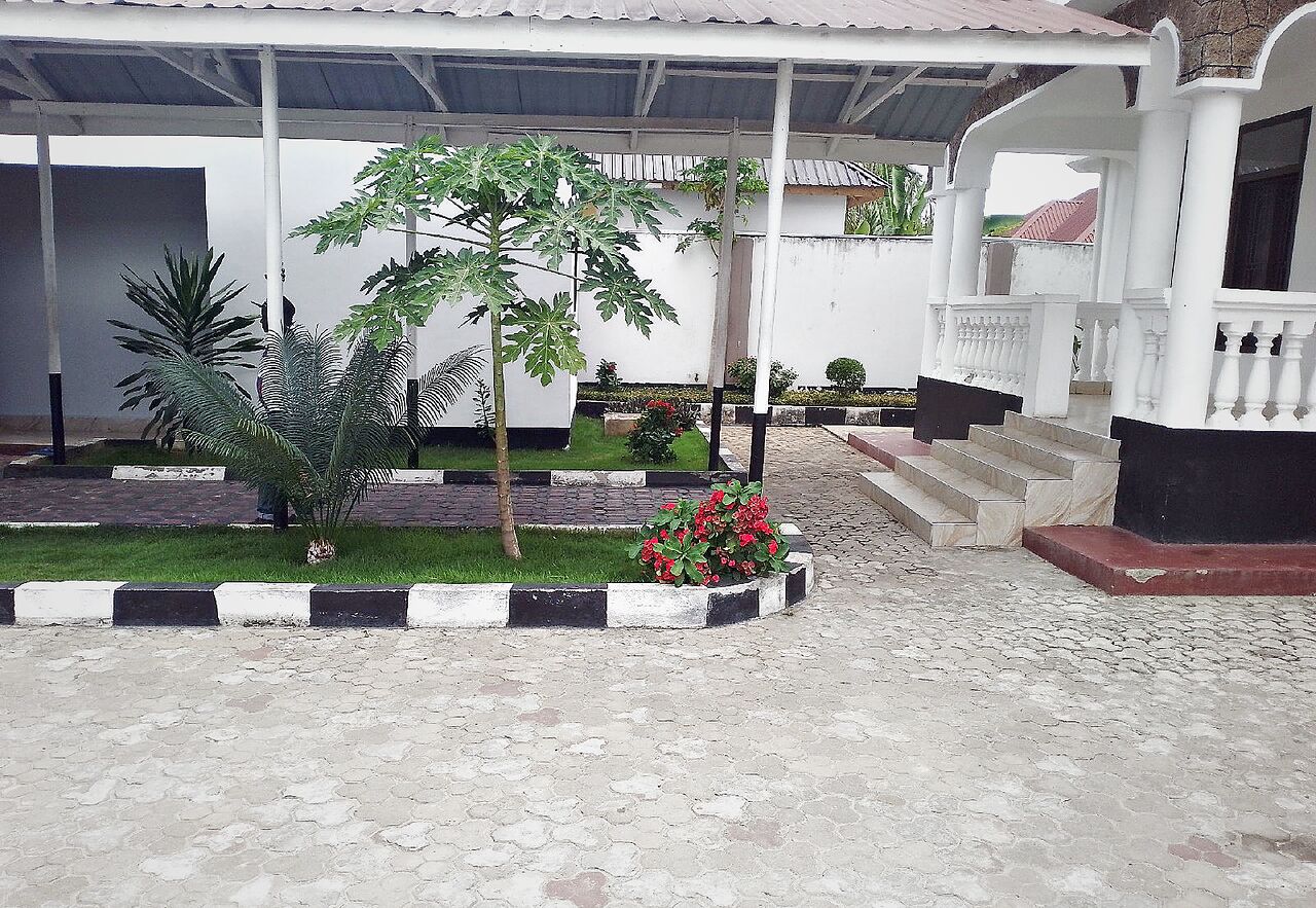 2s Executive Lodge