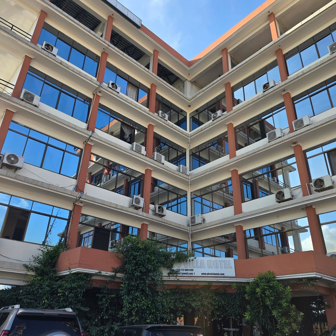 PICNIC VILLA HOTEL