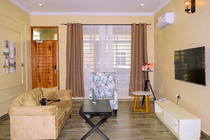 1 Room Appartment